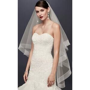 New David's Bridal Veil 1st Tier 40” 2nd Tier 30” Long with Comb Ivory ($179.95)